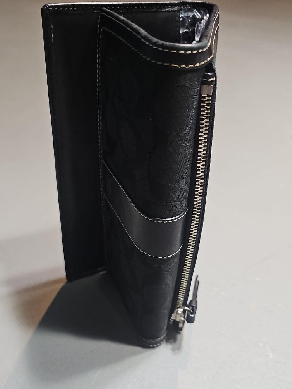 Coach VTG Blk. Signature Jacquard Canvas & Leather Trifold Wallet With Checkbook - Picture 4 of 12